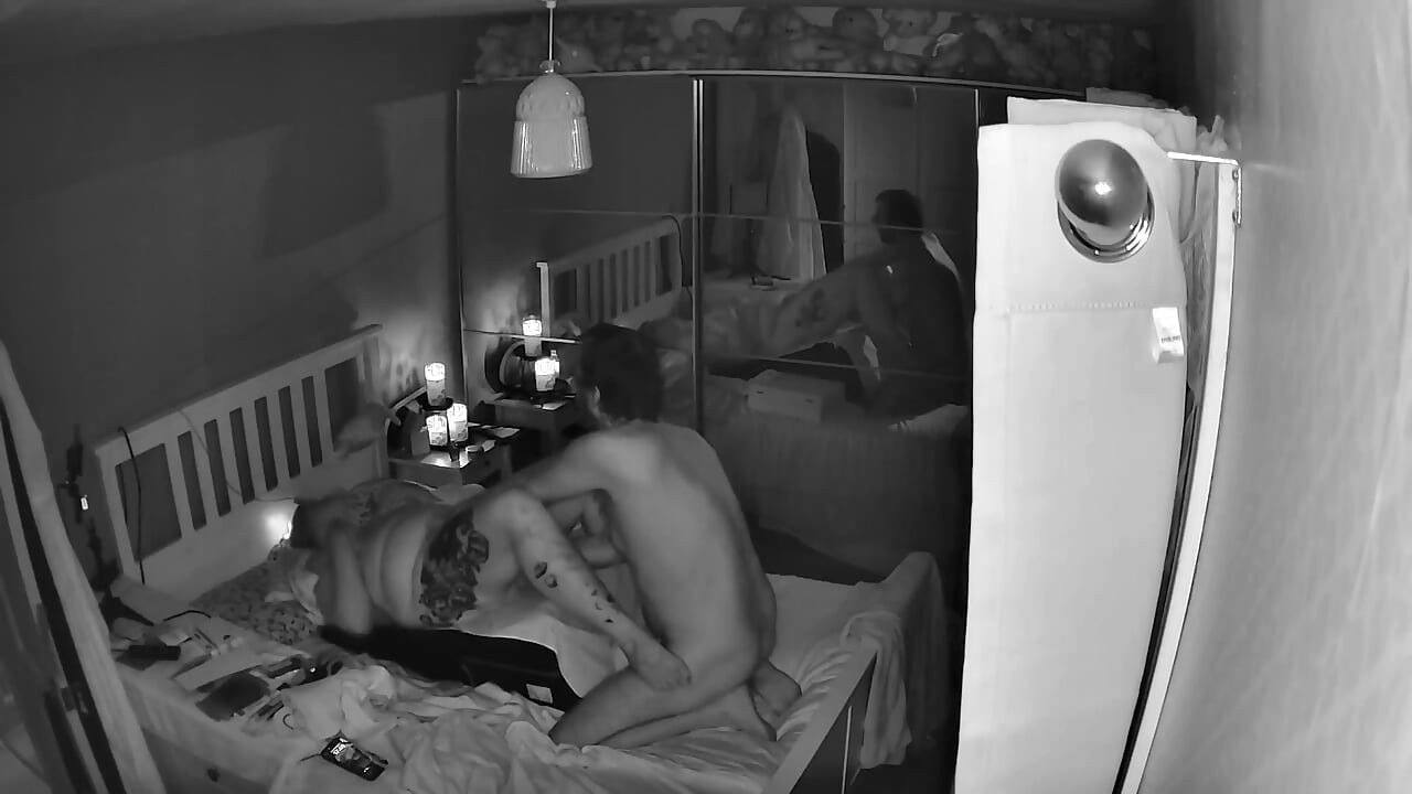 زوجة شقية يلعق كسها ويملأ