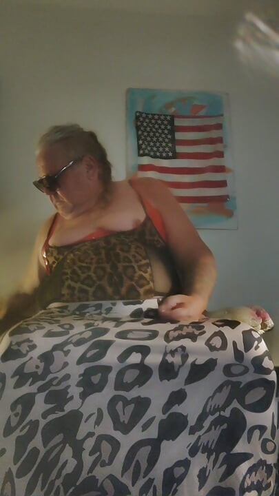 2026 SEXY GANGSTAZZ MASTURBATING, WATCHING A PORN,, FAT BELLY BIG ASS SMALL COCK REAL TITS