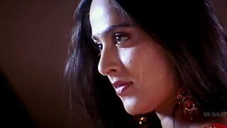 Anushka Shetty's hete en sexy borsten