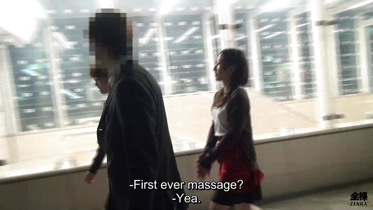 JAV 明星扮演按摩师，并给一个新客户一生的磨箫