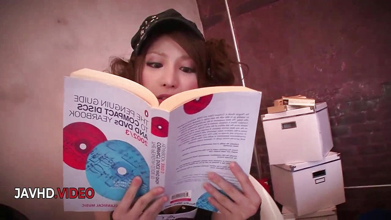 Η άτακτη σταρ του JAV Tsubasa Aihara τσιρίζει με παθιασμένη δράση πίπας