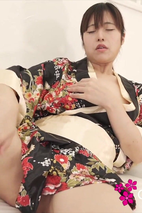 Masturbating in an Oiran Costume