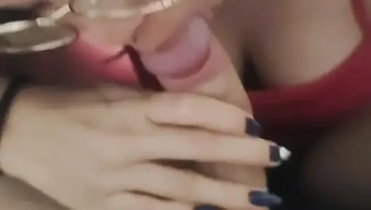 Während der Drehpause nahm ich Debora Prado zum Spaß auf, wichste auf meinen großen schwanz und poste das Video.