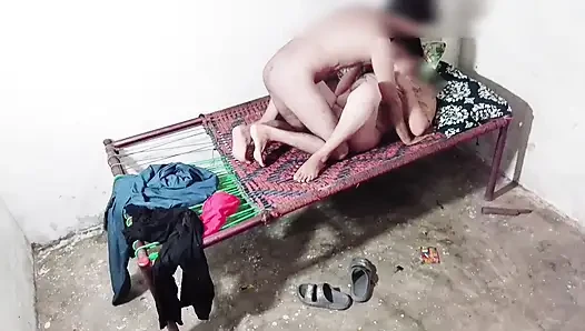 Una partita a biliardo termina in una calda scopata con una latina con un gran culo - Devil Khloe