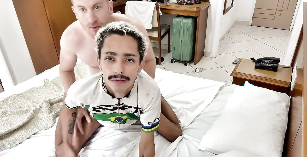 Raw Fun with the Sexy French Tourist Visiting Rio