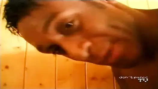 Big Omar's British Adventures: Latihan anal (2001)