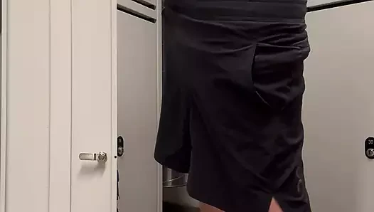 Swiss porn video – Jerking in gym lookers