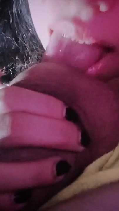 Moment époustouflant de « Le matin, ma belle-fille me taille une pipe avant de faire les activités de la journée (sexe oral à »