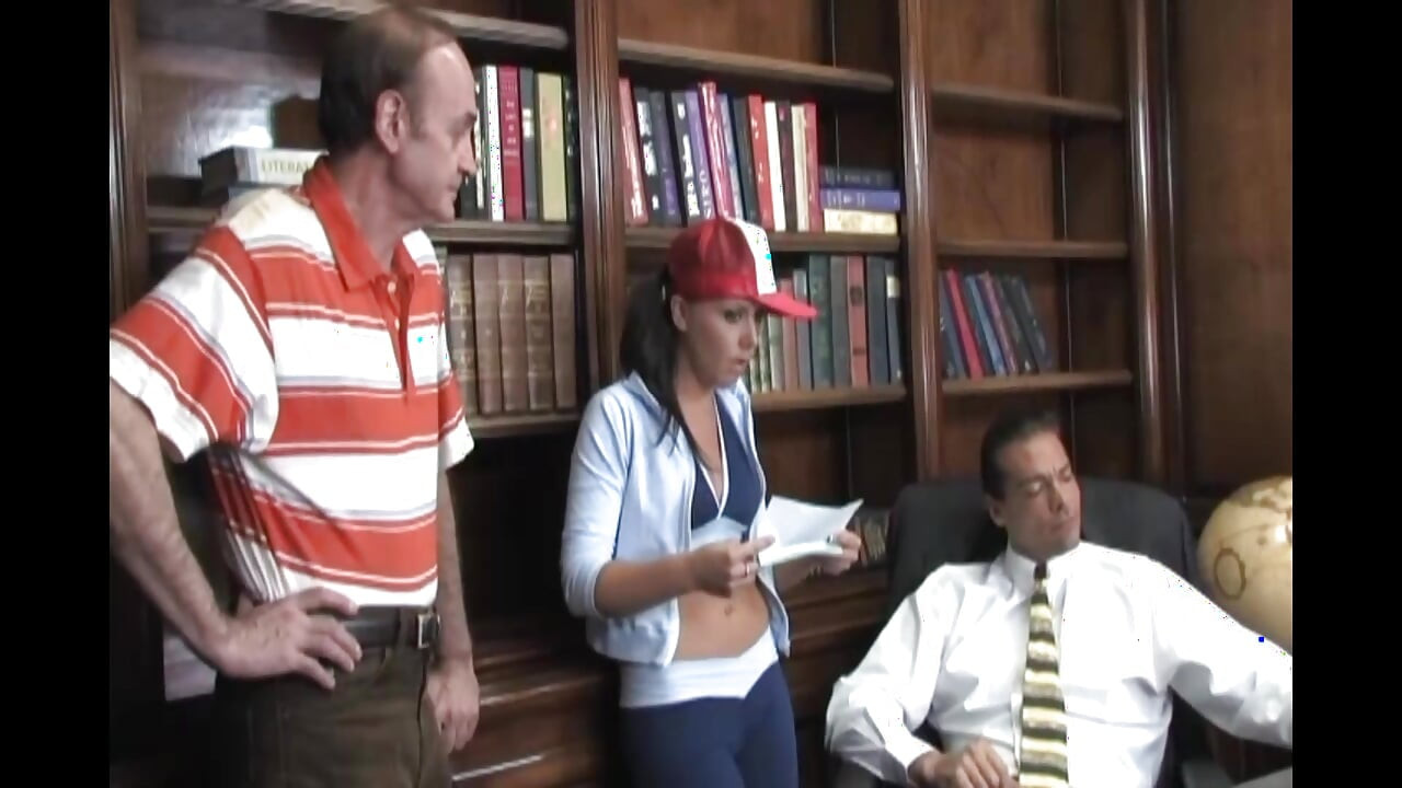 Futai în trei, joc cu vibrator, lins de pizdă în poziția 69