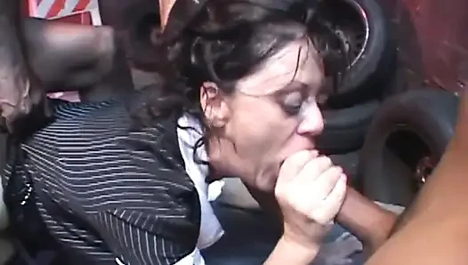 Amatör erkek delisi orta yaşlı seksi kadınlar sikiliyor ve lezbiyenler mastürbasyon yapıyor (tam film)