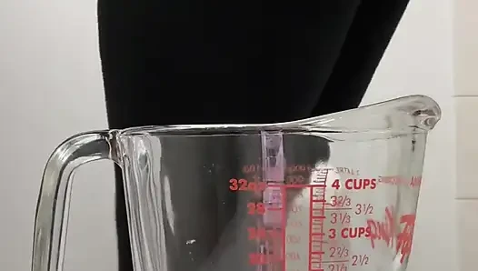 Bütün gün çişimi tuttuğumun söylendiğı gibi çiş için çaresizce yapıyorum