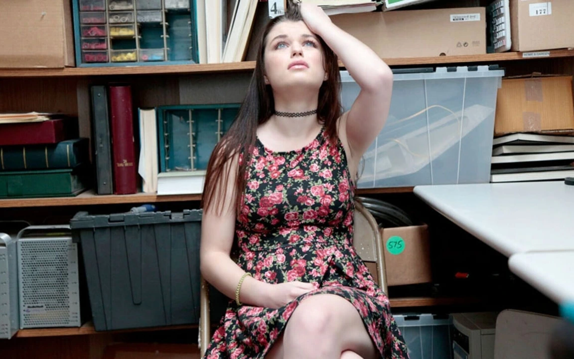 骗子小妞被抓并被干