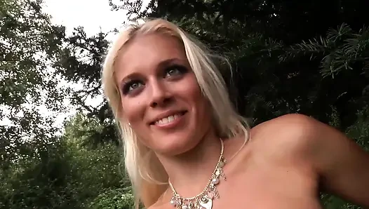 Sandys Blonde Teeny-casting-schätzchen Lutschen Und Ficken Hart