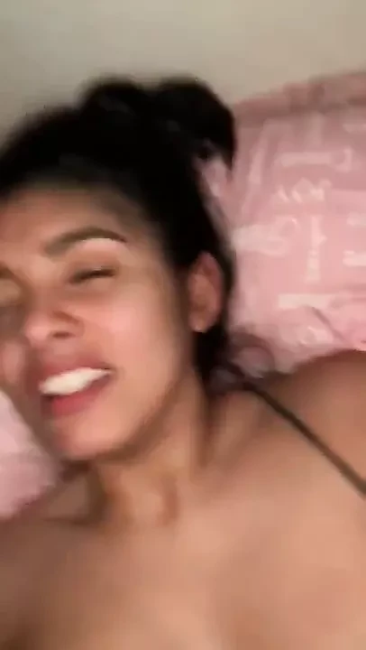 Petite amie baisée brutalement