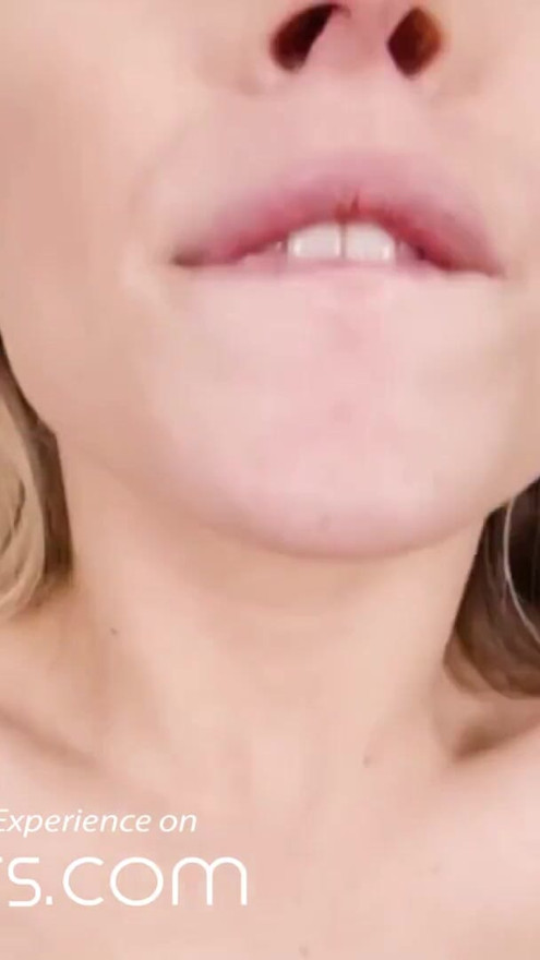 VR BANGERS – Lovely Morning With Sexy Blonde In The Kitchen | Clip 1