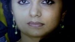 Сперма на зрелой шлюшке-тетушке Asha Sarath