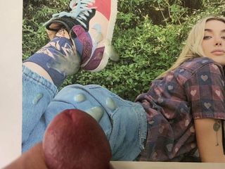 Blonde chick jeans leg cleavage cum tribute