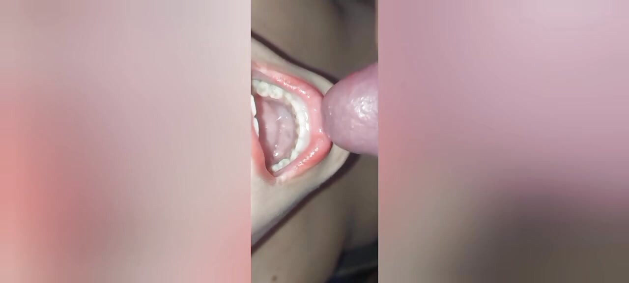 マヤガールの精液完結、膣と口の中の精液 ハンガリー