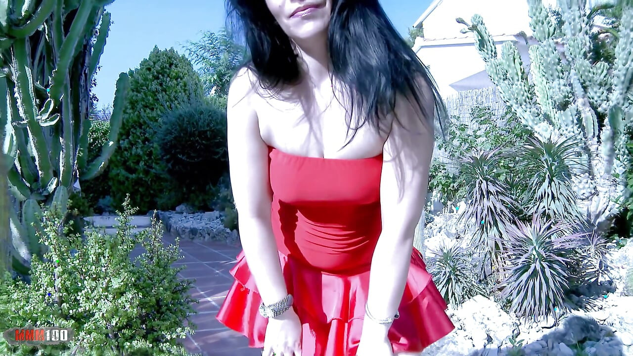 Sandra Canaria: Nice MILF with Big Boobs Sandra Canaria Stripping