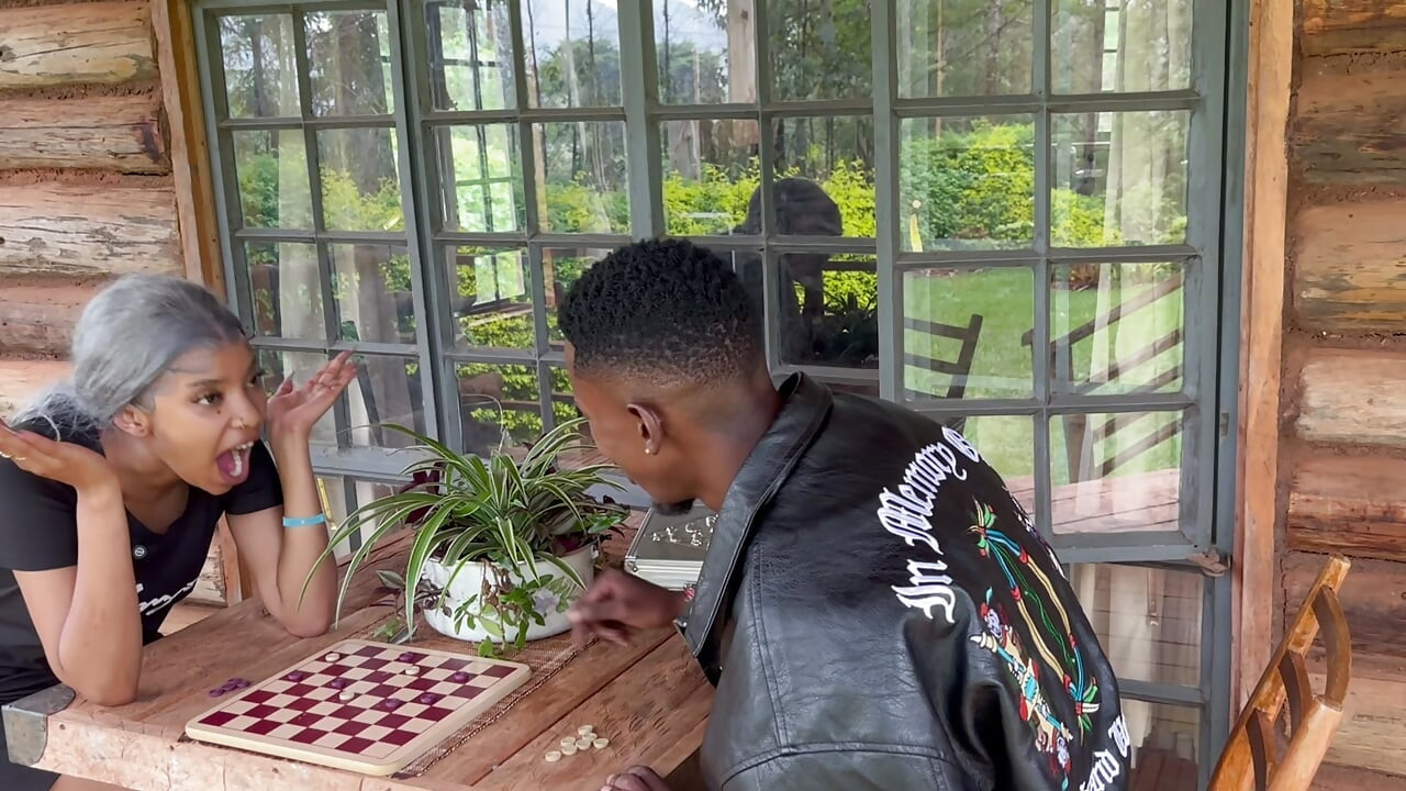 Le moment solitaire d’une demi-sœur se transforme en quelque chose de réel