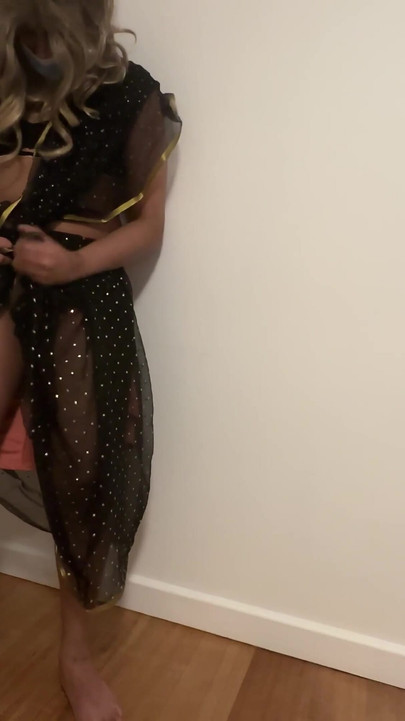 Jaw-dropping moment from "Black Saree 2😍"