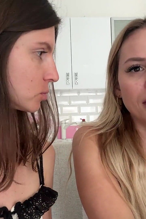 Vorbim despre libido! Gina Gerson și Maya Rose