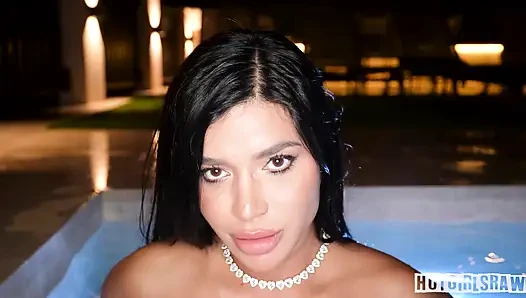 İspanya'da seksi Sara Retali