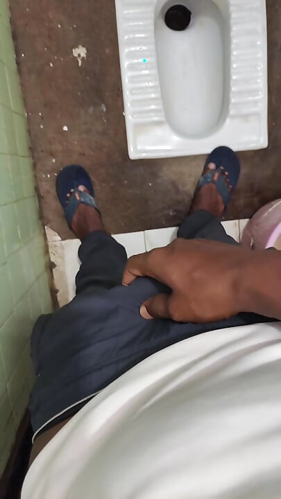 Masturbating in Bathroom #masterbation #masterbating
