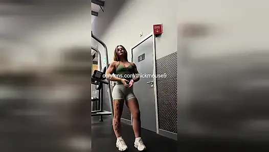 Teen enthüllt muschi auf Insta Live