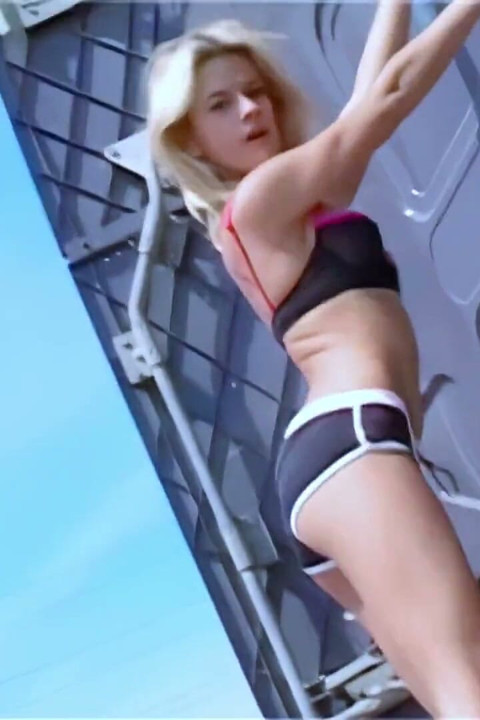 Chloe-delaure: Sexy Chloe Delaure Strip on a Truck