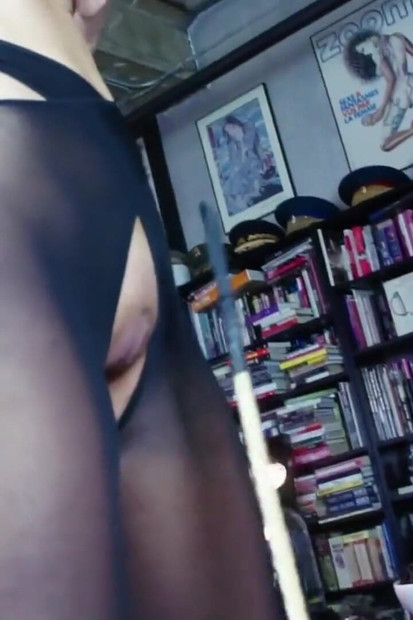 مثلية ناضجة الملاعين لها 2 الموظفين الشباب الساخنة!