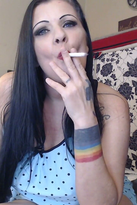 Kneel smoke slave