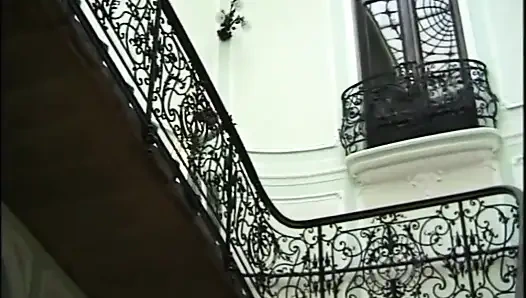 Красивой девушке-блондинке лижут киску, трахают киску, анально проникают