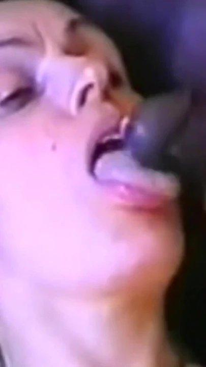 Kaakneukend moment van "Franse vrouw en Afrikaanse lul, manlief filmt!"