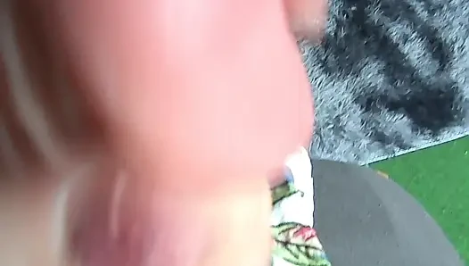 Footjob dari sudut pandang yang berbeda