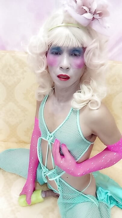 Kompilace sexy porna s hruškou Shemale