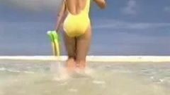 Anna Walker in Bikini und Badeanzügen