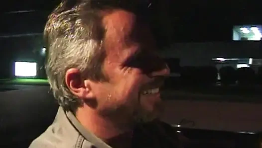 Wilde Lesbenabenteuer in Taxi und Badewanne