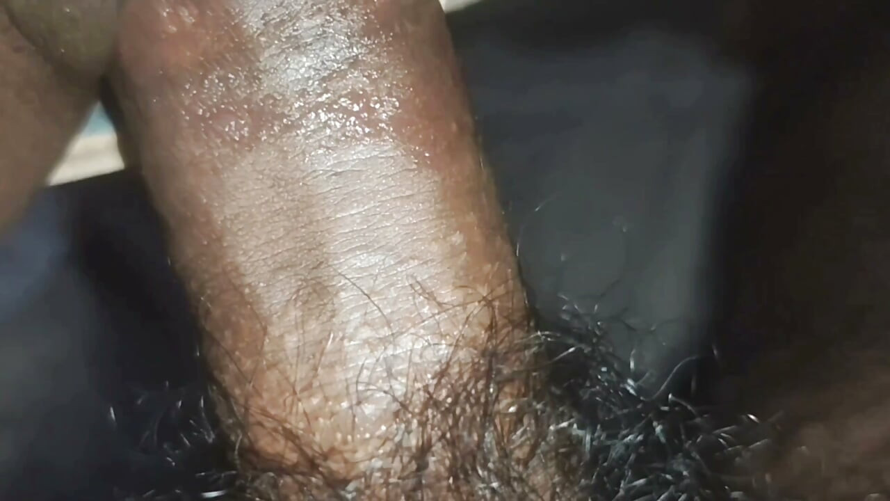 मैंने अपनी गर्लफ्रेंड के मुँह में डाला और उसे चोदा, एक सेक्सी भारतीय लड़की।
