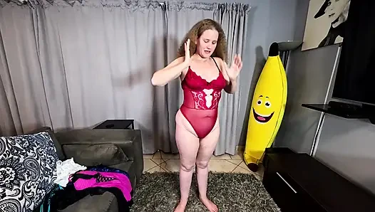Amateur MILF first time lingerie try on haul