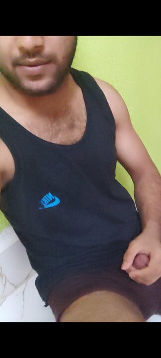 Desi hindi hot sexy boy masturbation in solo