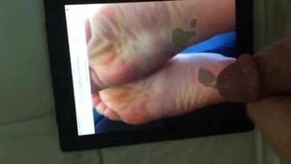 Cum tribute my girls feet