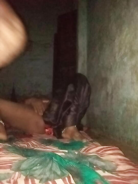 Bhabi ne baiya ke bal saf kiye fir chudai ki