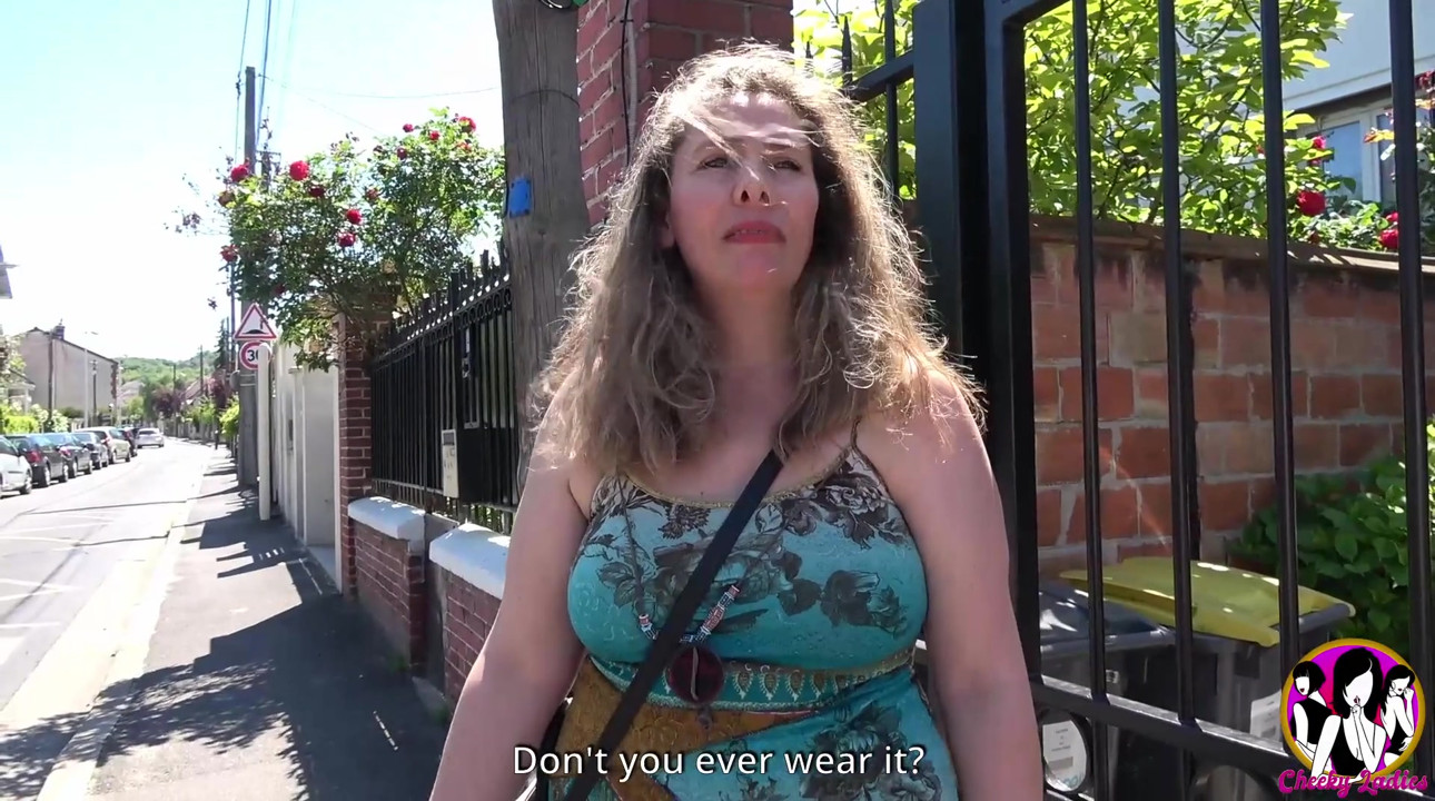 巨乳ぽっちゃり熟女がお尻でハードに犯される