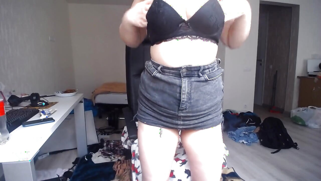 Teen Girl Dirty Talk and Show Her Huge Tits! She Wants U so Much