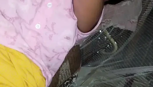 Porosi bhabi raat pe agiya chudai keliye