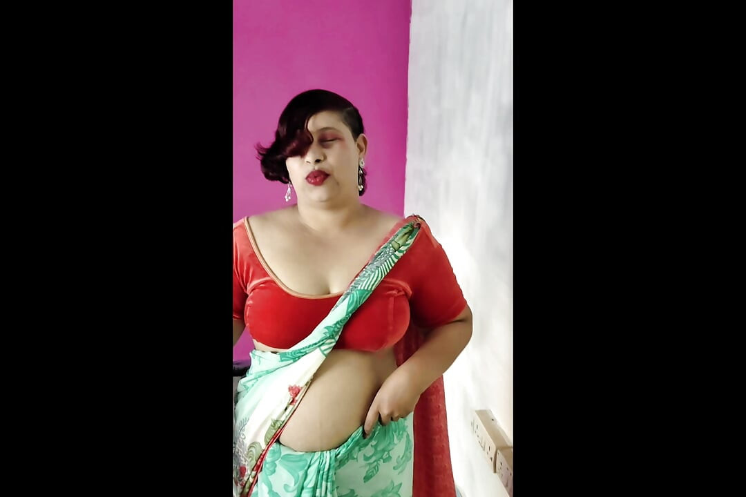 Une chaudasse tamoule qui veut un massage du corps se fait doigter par son voisin