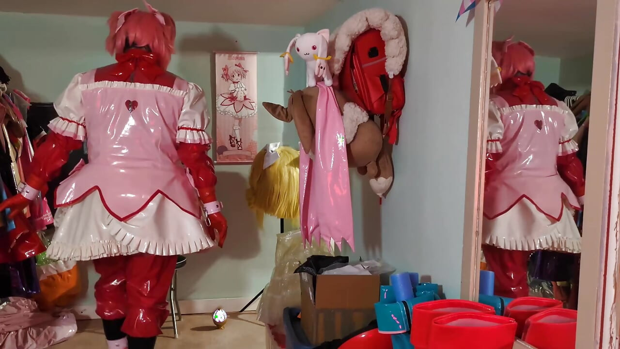 Gadis ajaib dengan setelan pvc madoka dientot berlapis-lapis dan diikat