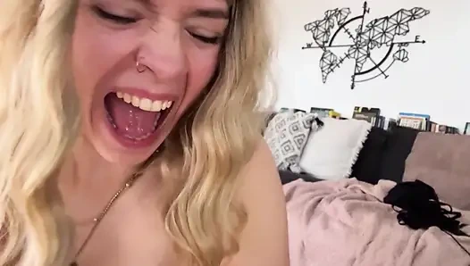 SQU. RTING!! Her şey kontrolden çıktı - boşalmasına izin verdim!