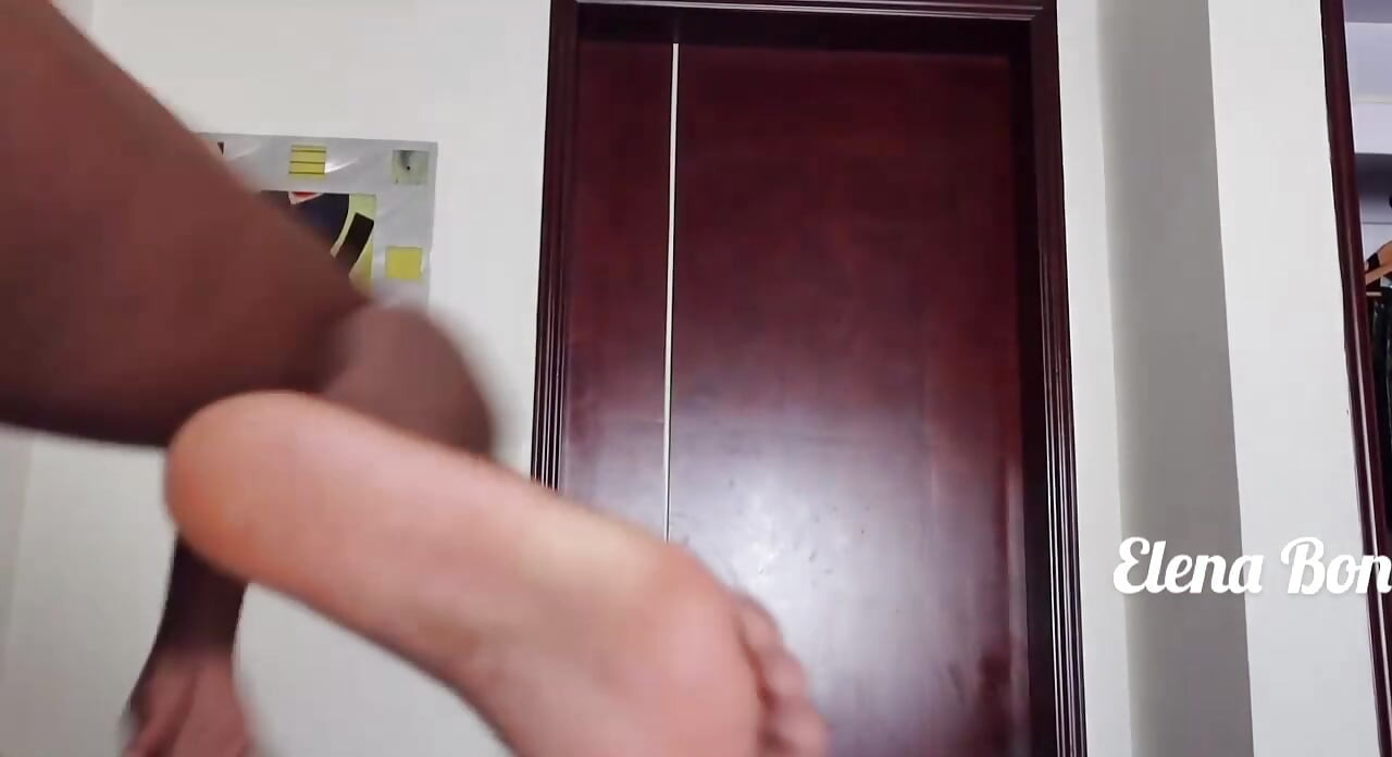 Sexy elena ist hungrig nach deinem stiefvater mit großem schwanz